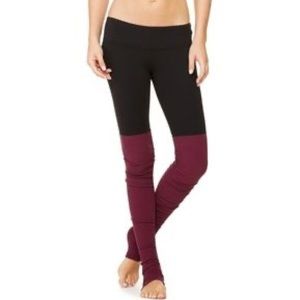 Alo | Goddess Ribbed Black/Burgundy Leggings